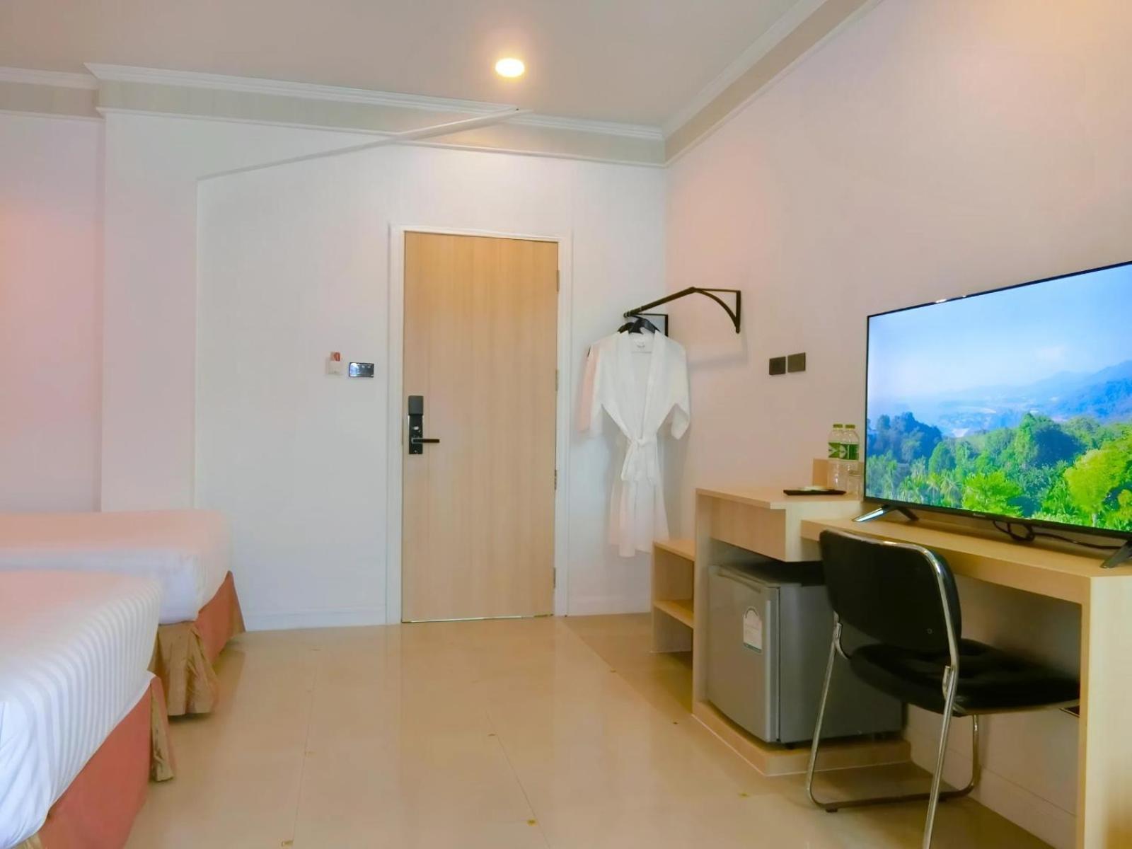 Sira Boutique Residence - Newly Renovated Patong Exterior photo