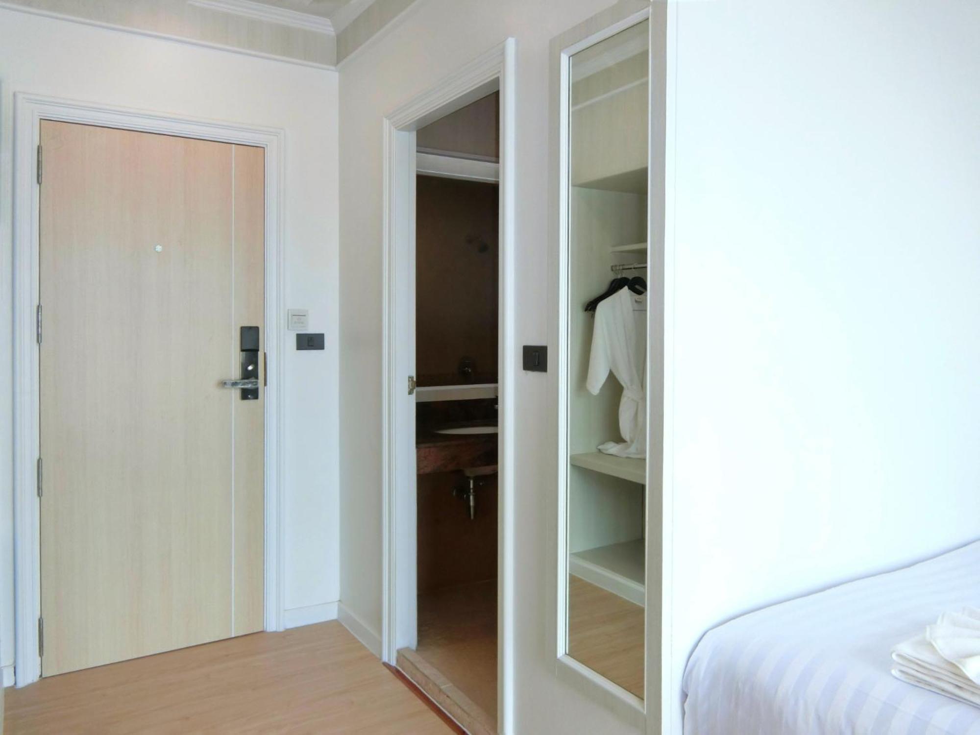 Sira Boutique Residence - Newly Renovated Patong Exterior photo